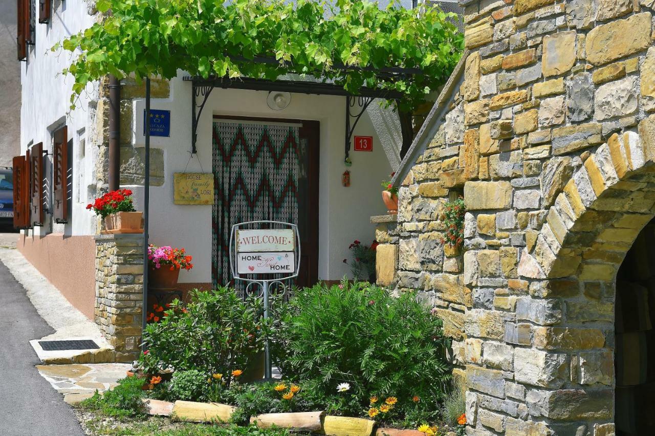 Holiday Home Lori Paz Kültér fotó